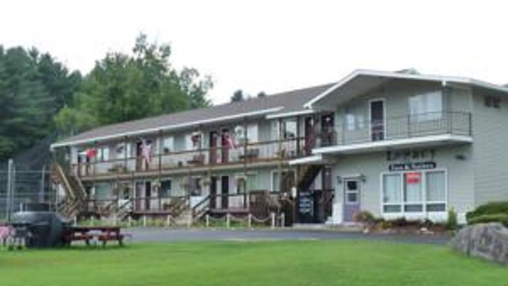 Legacy Inn & Suites Of Lake George Kültér fotó