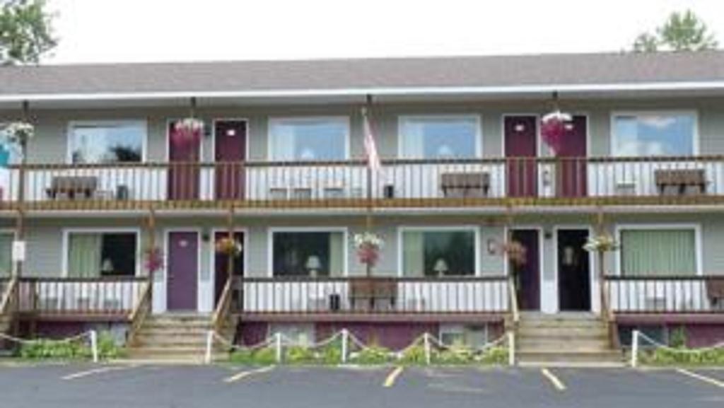 Legacy Inn & Suites Of Lake George Kültér fotó